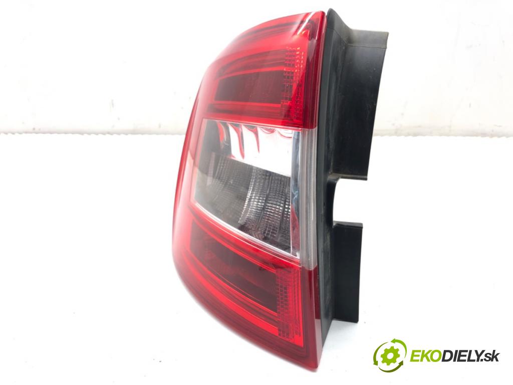 SKODA OCTAVIA III Kombi 2016 110 kW 1.4 TSI 1395 Svetlo ľavy zad