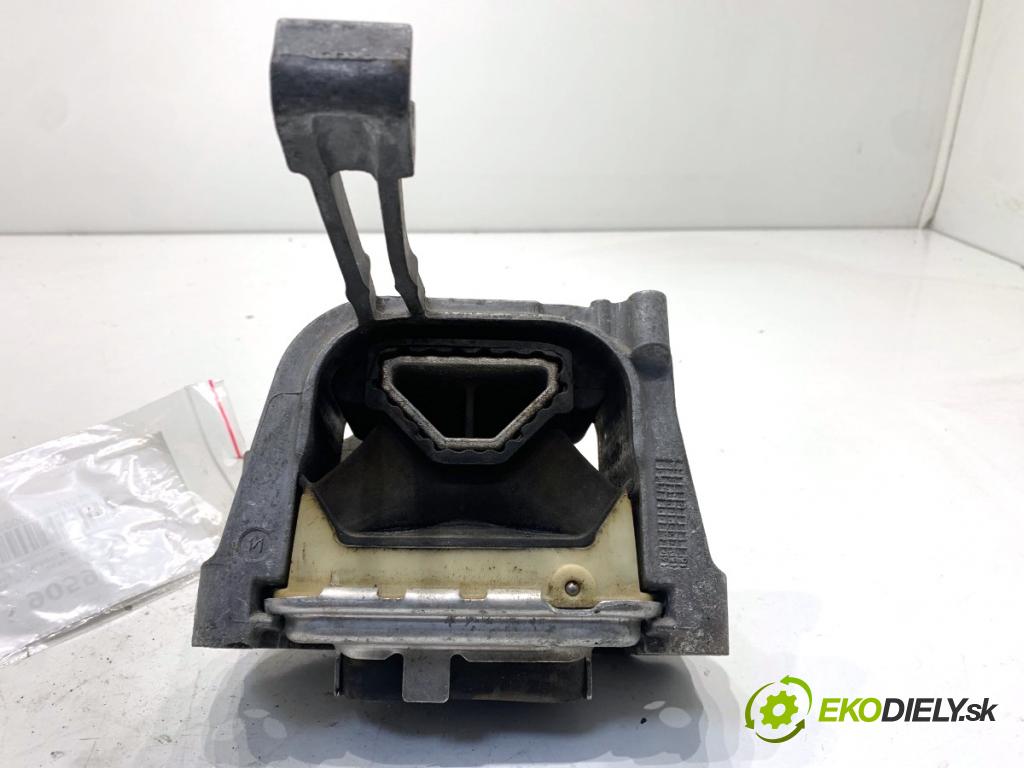 SKODA OCTAVIA III Kombi 2016 110 kW 1.4 TSI 1395 AirBag Motor pravá 5Q0199262DB