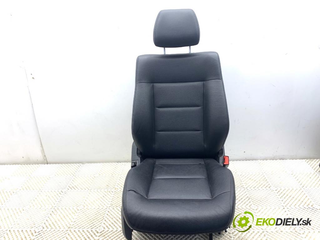 MERCEDES-BENZ S212 Kombi 2010 170 kW E 350 CDI (212.225) 2987 Sedadlo pravy predný 
