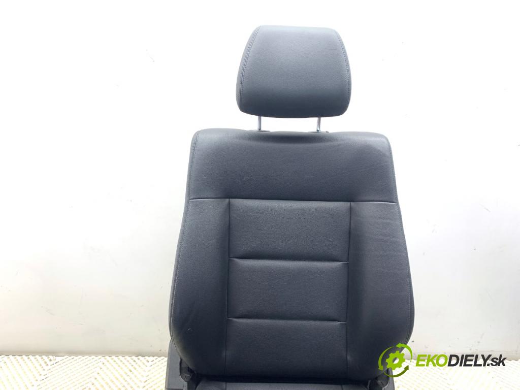 MERCEDES-BENZ S212 Kombi 2010 170 kW E 350 CDI (212.225) 2987 Sedadlo pravy predný