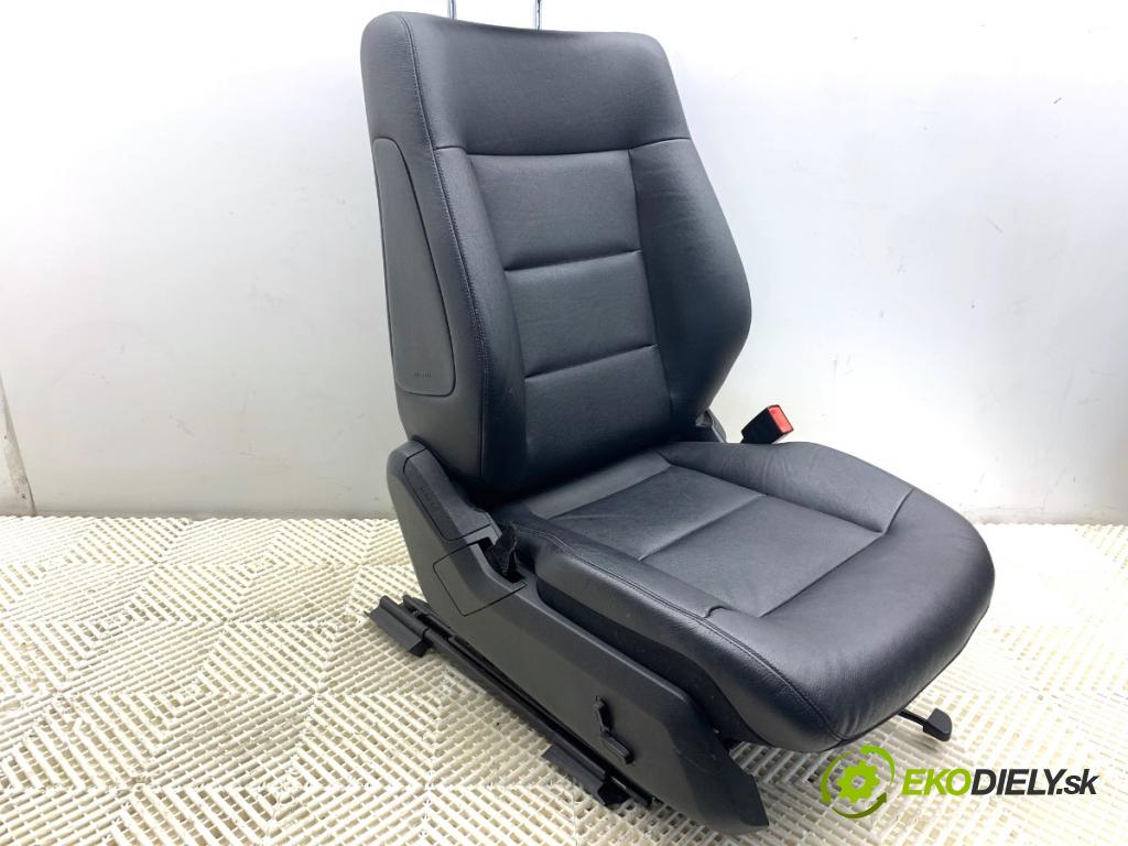 MERCEDES-BENZ S212 Kombi 2010 170 kW E 350 CDI (212.225) 2987 Sedadlo pravy predný