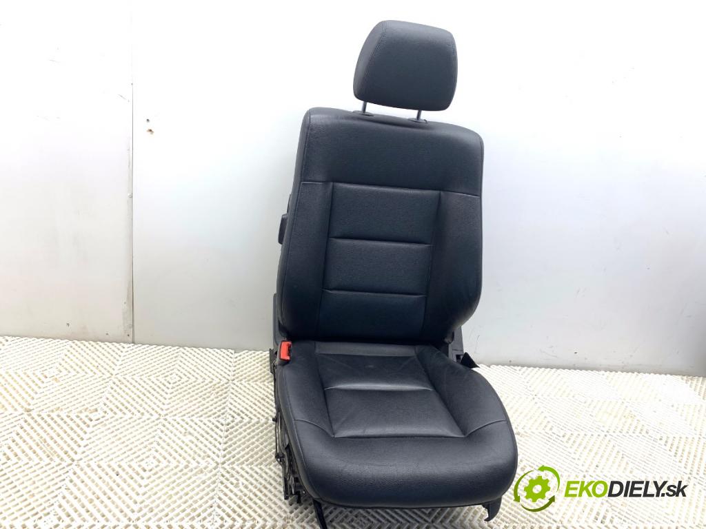 MERCEDES-BENZ S212 Kombi 2010 170 kW E 350 CDI (212.225) 2987 Sedadlo ľavy predný 
