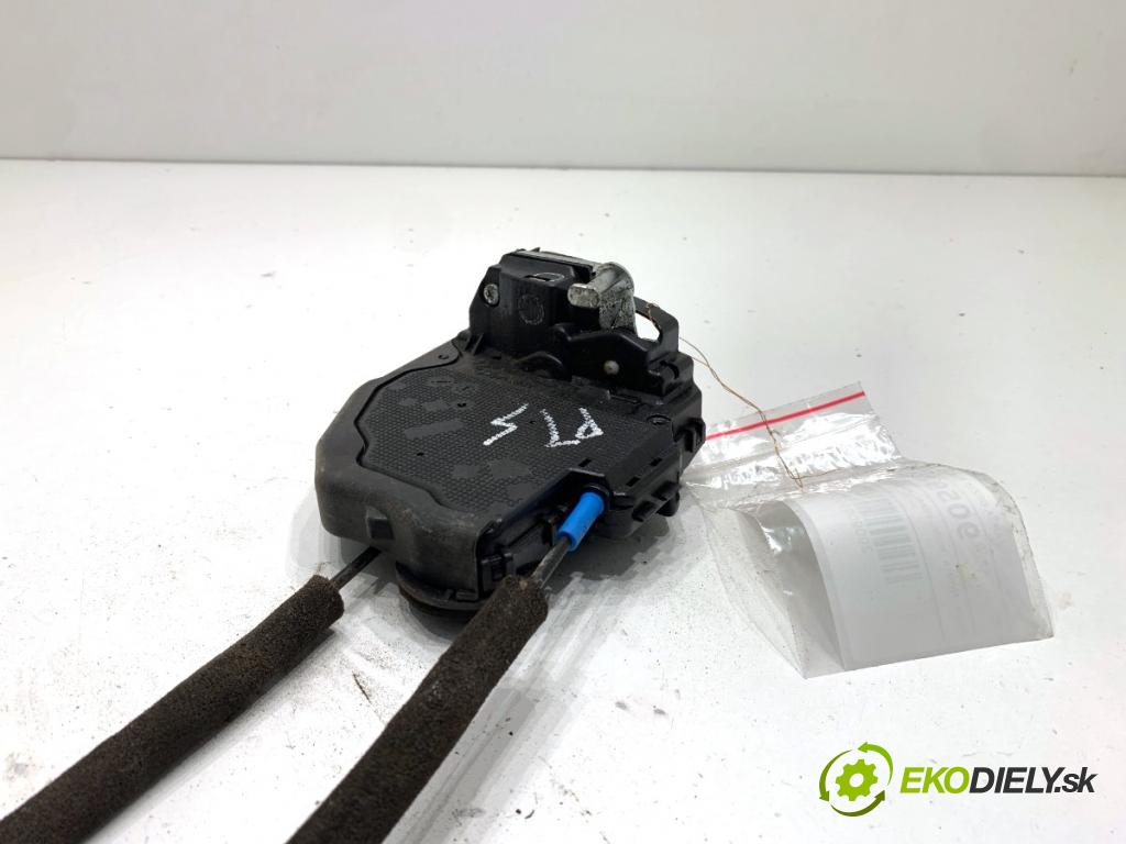 TOYOTA COROLLA E21 Kombi 2019 72 kW 1.8 Hybrid (ZWE211) 1798 zámok Dvere pravy zad