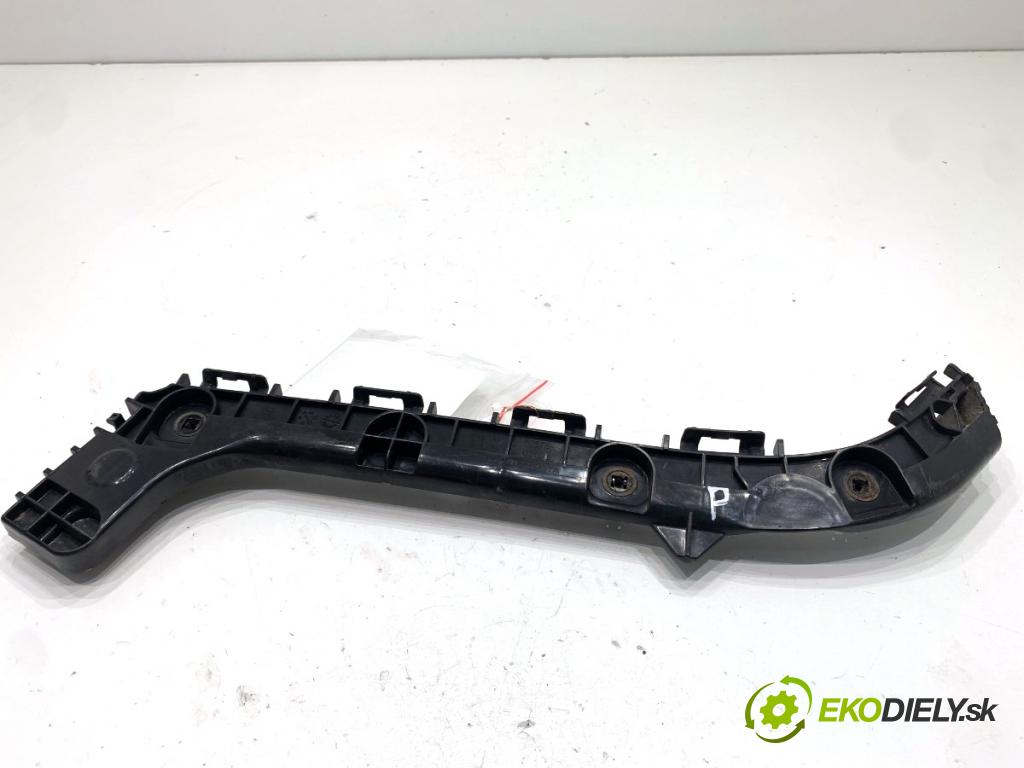 TOYOTA COROLLA E21 Kombi 2019 72 kW 1.8 Hybrid (ZWE211) 1798 Úchyt nárazníka pravy zad 52575-02201