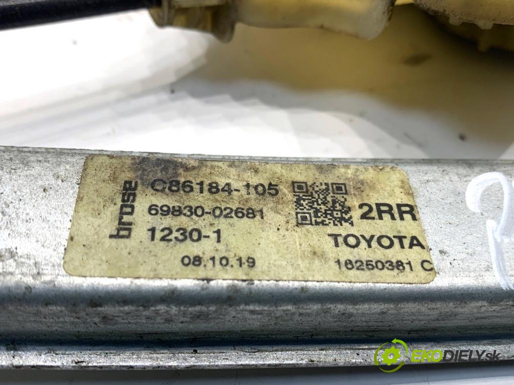 TOYOTA COROLLA E21 Kombi 2019 72 kW 1.8 Hybrid (ZWE211) 1798 Mechanizmus okna pravy zad 85701-02090 69830-02681