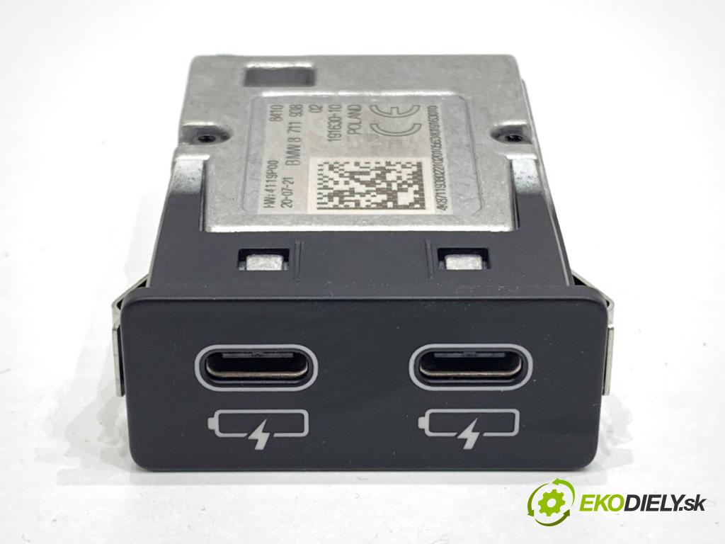 BMW G21 Kombi 2021 140 kW 320 d Mild-Hybrid 1995 HNÍZDO: USB 8711938