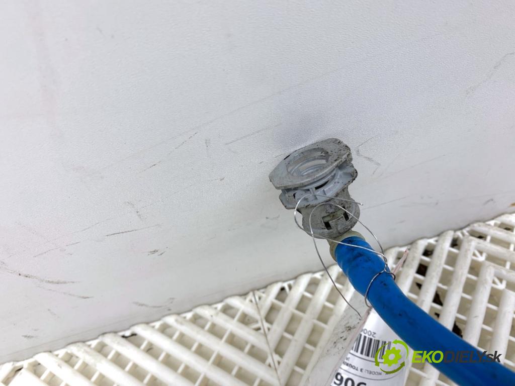BMW G21 Kombi 2021 140 kW 320 d Mild-Hybrid 1995 Rúrka PALIVO: