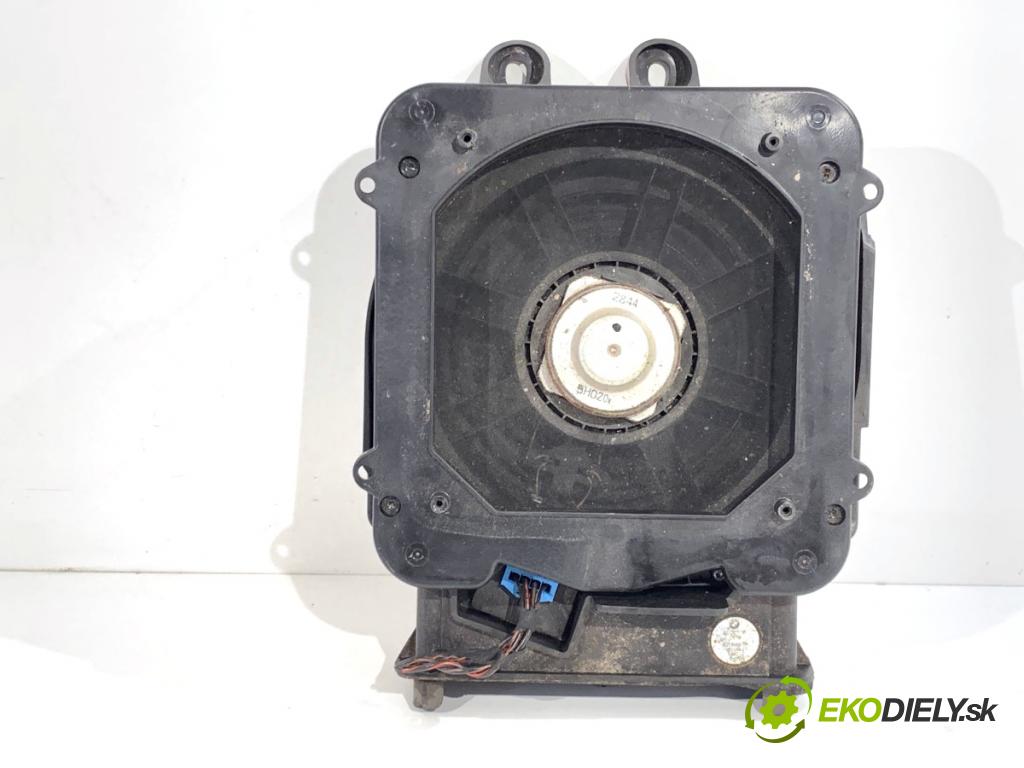 BMW F45 nadwozie wielkoprzestrzenne (MPV) 2016 110 kW 218 d 1995 subwoofer 9275995 (Audio zařízení)