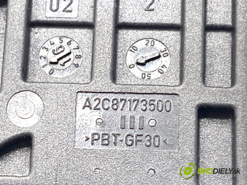 BMW F45 nadwozie wielkoprzestrzenne (MPV) 2016 110 kW 218 d 1995 Váha vzduchu 8570107 (Váha vzduchu)