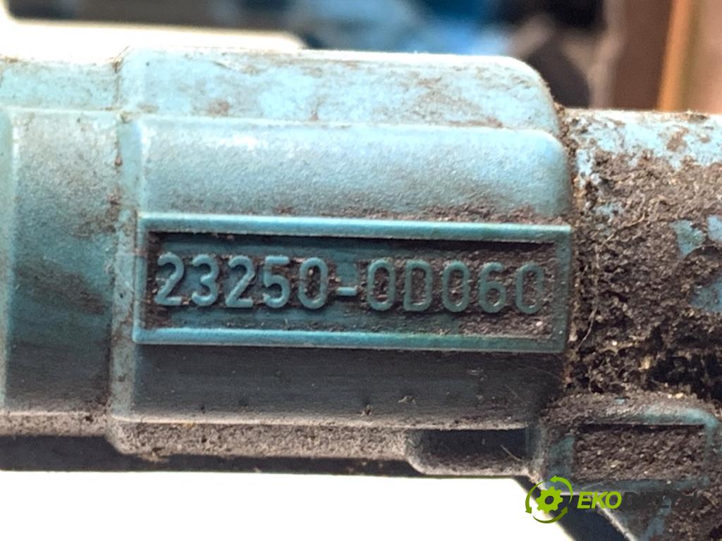 TOYOTA COROLLA E13 nadwozie wielkoprzestrzenne (MPV) 2004 81 kW 1.6 (ZNR10_) 1598 Lišta vstrekovacia 23250-0D060 (Vstrekovacia lišta)