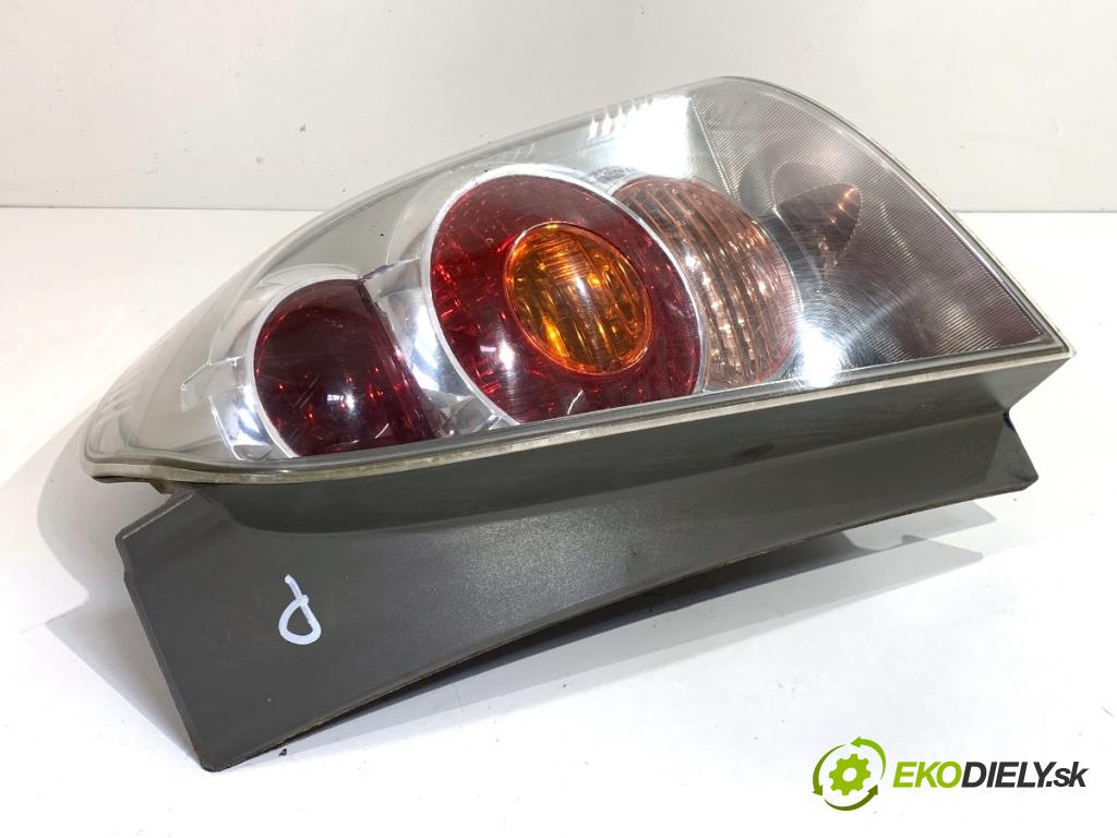 TOYOTA COROLLA E13 nadwozie wielkoprzestrzenne (MPV) 2004 81 kW 1.6 (ZNR10_) 1598 Svetlo pravy zad
