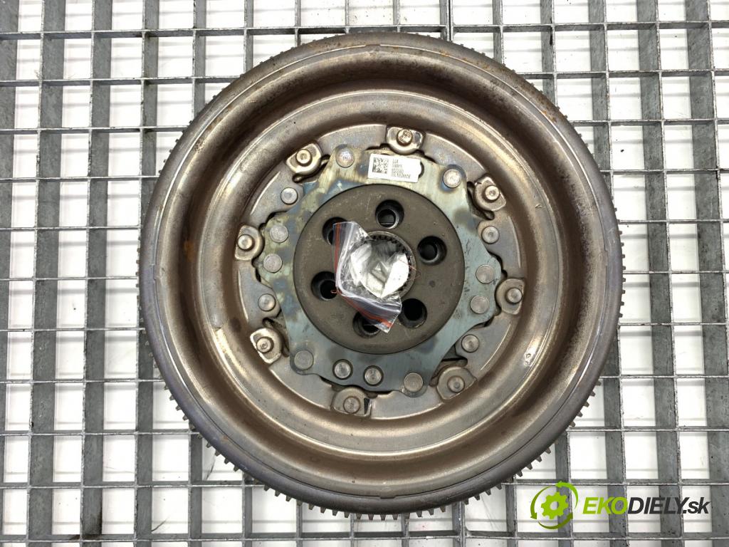 VW GOLF VII Kombi 2015 110 kW 2.0 TDI 1968 kolo dvojhmota 03L105266DE