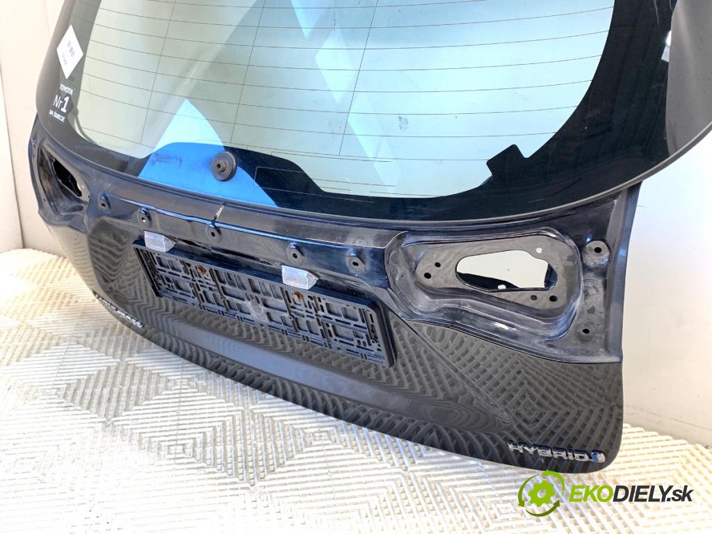 TOYOTA YARIS IV SUV 2022 68 kW 1.5 Hybrid (MXPJ10) 1490 kapota zad 209