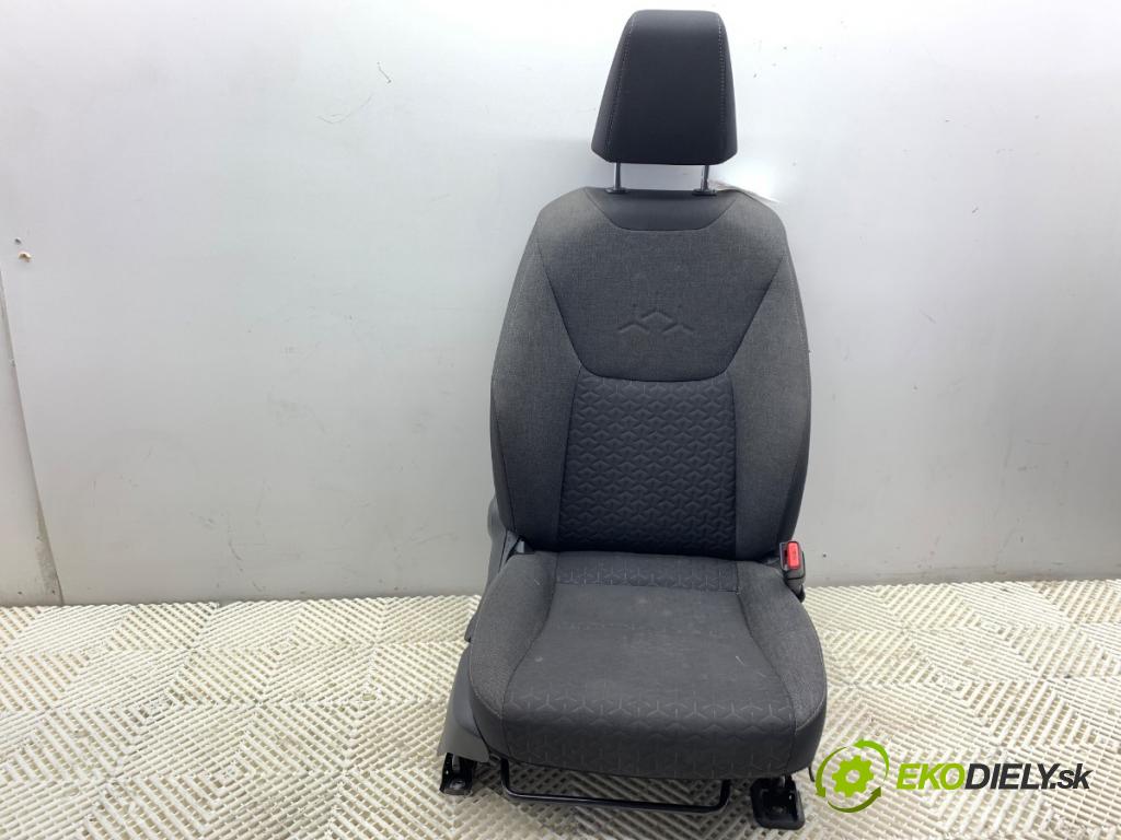 TOYOTA YARIS IV SUV 2022 68 kW 1.5 Hybrid (MXPJ10) 1490 Sedadlo pravy predný 