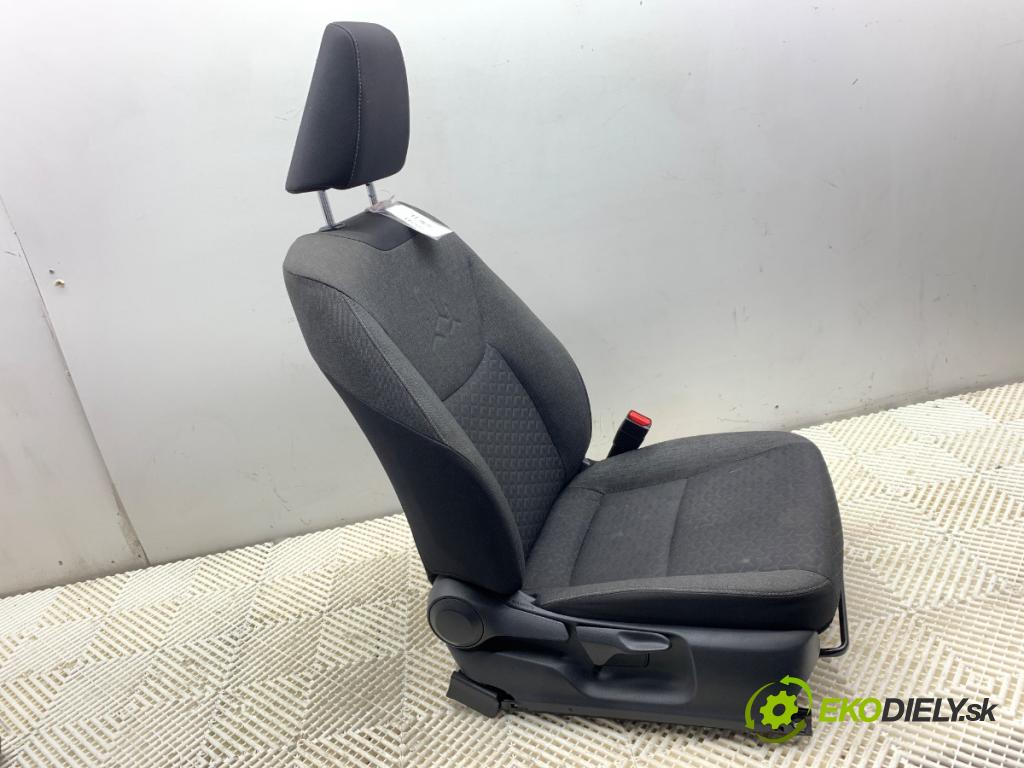 TOYOTA YARIS IV SUV 2022 68 kW 1.5 Hybrid (MXPJ10) 1490 Sedadlo pravy predný