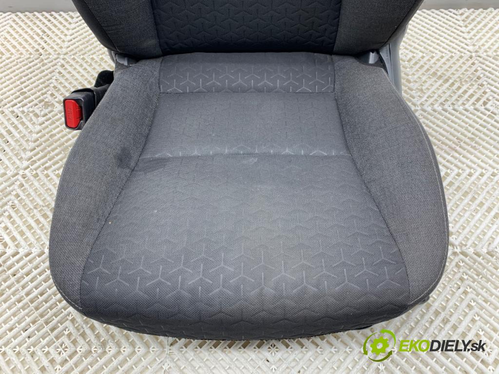 TOYOTA YARIS IV SUV 2022 68 kW 1.5 Hybrid (MXPJ10) 1490 Sedadlo ľavy predný