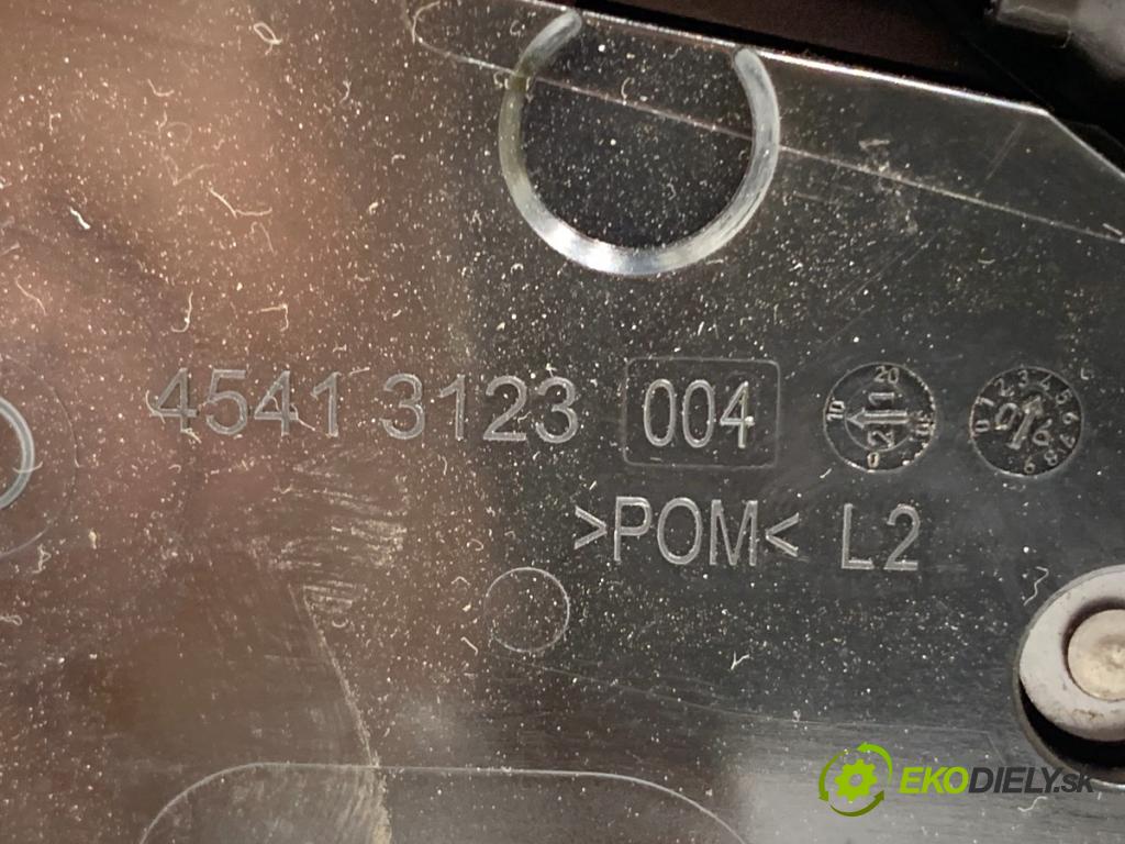 BMW G21 Kombi 2021 140 kW 320 d Mild-Hybrid 1995 zámok Dvere ľavy predný 7445041