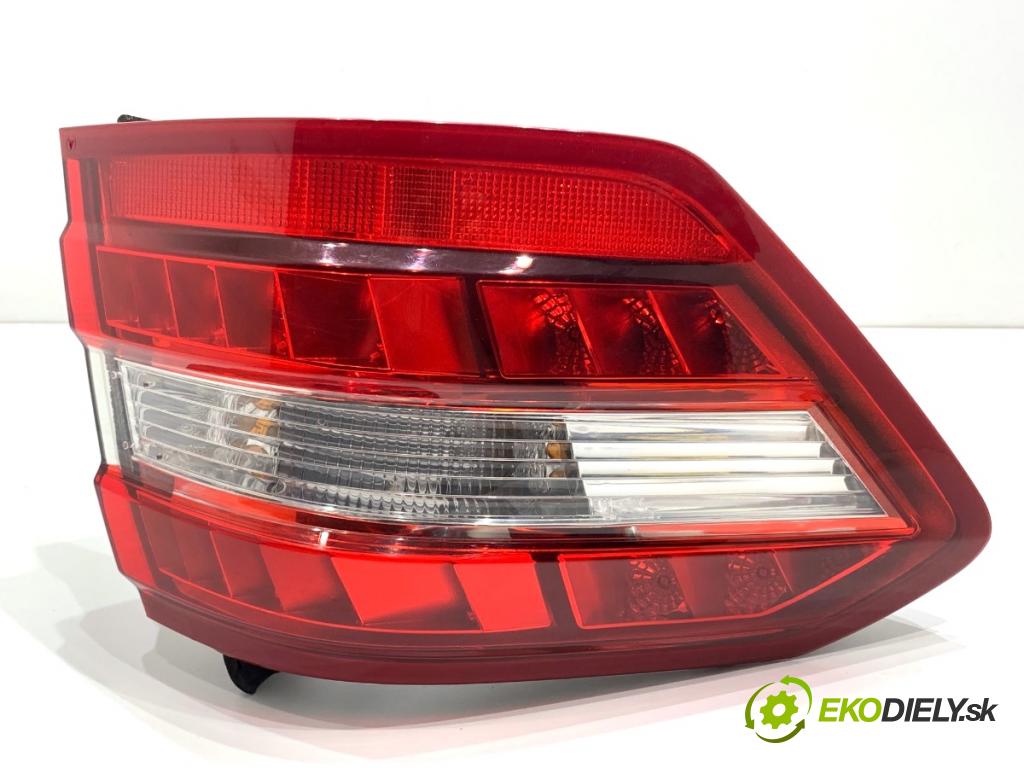 MERCEDES-BENZ S212 Kombi 2010 170 kW E 350 CDI (212.225) 2987 světlo levý zadní část 