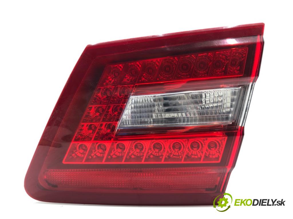 MERCEDES-BENZ S212 Kombi 2010 170 kW E 350 CDI (212.225) 2987 Svetlo zad pravá vnútorná A055364 (Kľučka dverí ostatné)