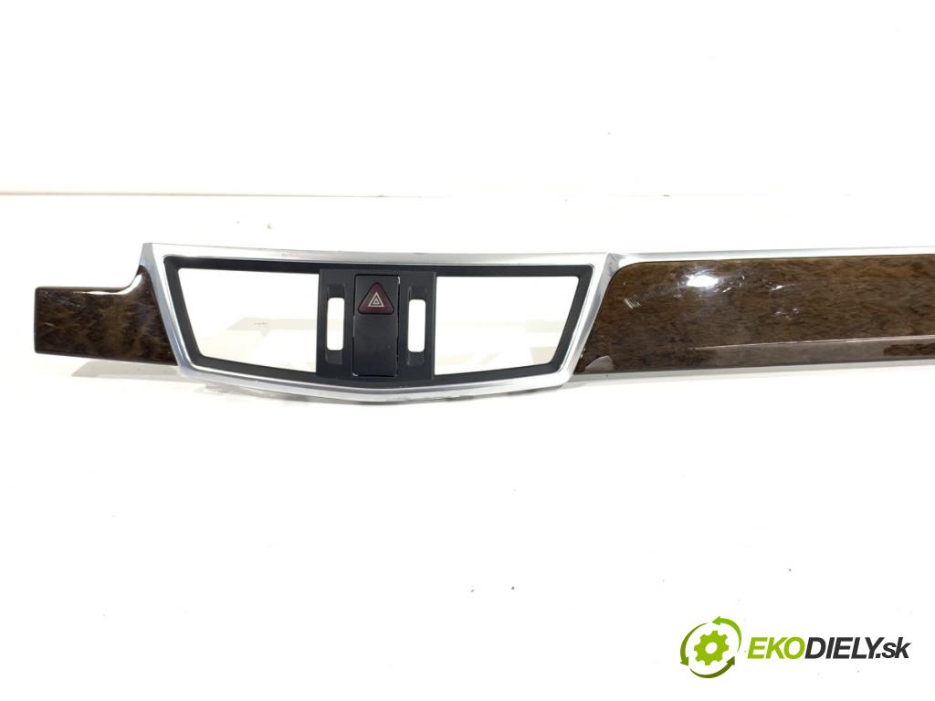 MERCEDES-BENZ S212 Kombi 2010 170 kW E 350 CDI (212.225) 2987 Lišta kryt interiéru A2126800171 (Lišta)