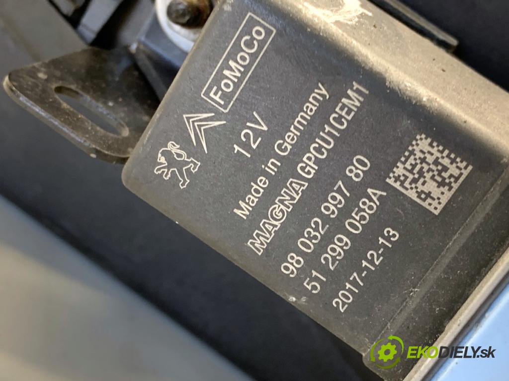 CITROEN C4 PICASSO II nadwozie wielkoprzestrzenne (MPV) 2018 88 kW 1.6 BlueHDi 120 1560 Skrinka poistková  (Poistková skrinka)