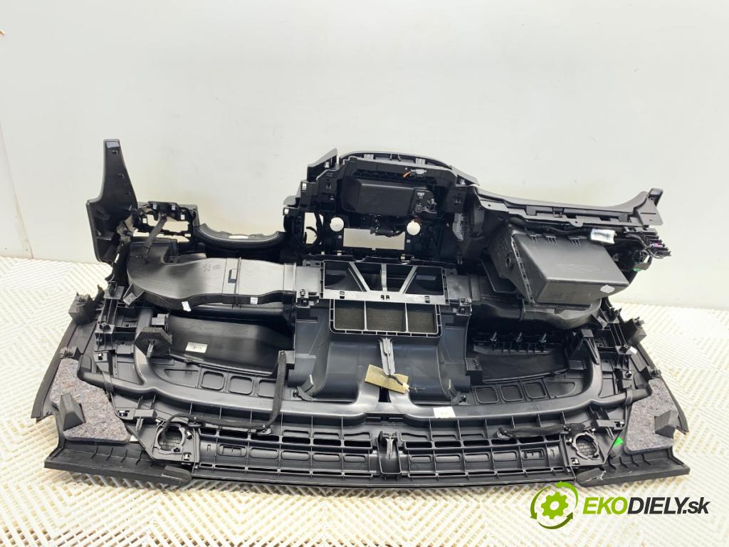 CITROEN C4 PICASSO II nadwozie wielkoprzestrzenne (MPV) 2018 88 kW 1.6 BlueHDi 120 1560 Palubná doska  (Palubná doska)