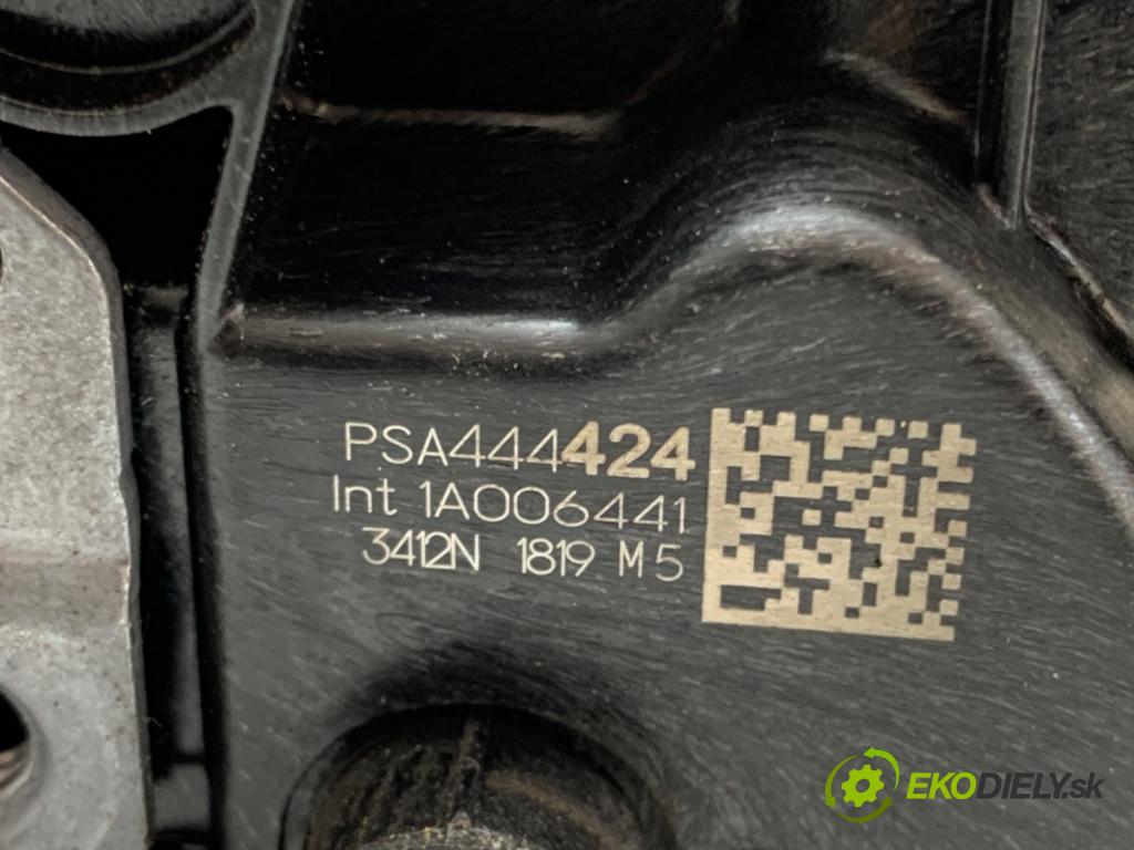 OPEL MOKKA SUV 2022 96 kW 1.2 (76) 1199 zámok dveře pravý přední část 444424