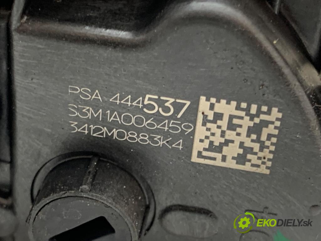 OPEL MOKKA SUV 2022 96 kW 1.2 (76) 1199 zámok dveře pravý zadní část 444537