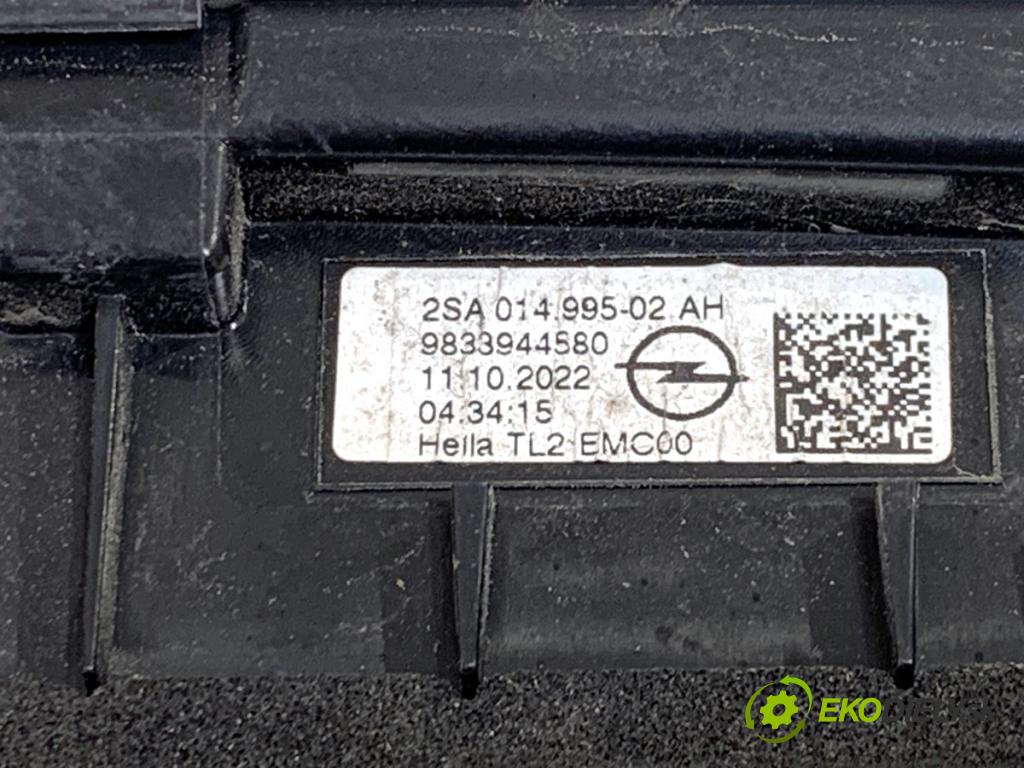 OPEL MOKKA SUV 2022 96 kW 1.2 (76) 1199 světlo zadní část pravá vnitřní 9833944580 (Klika dveří ostatní)