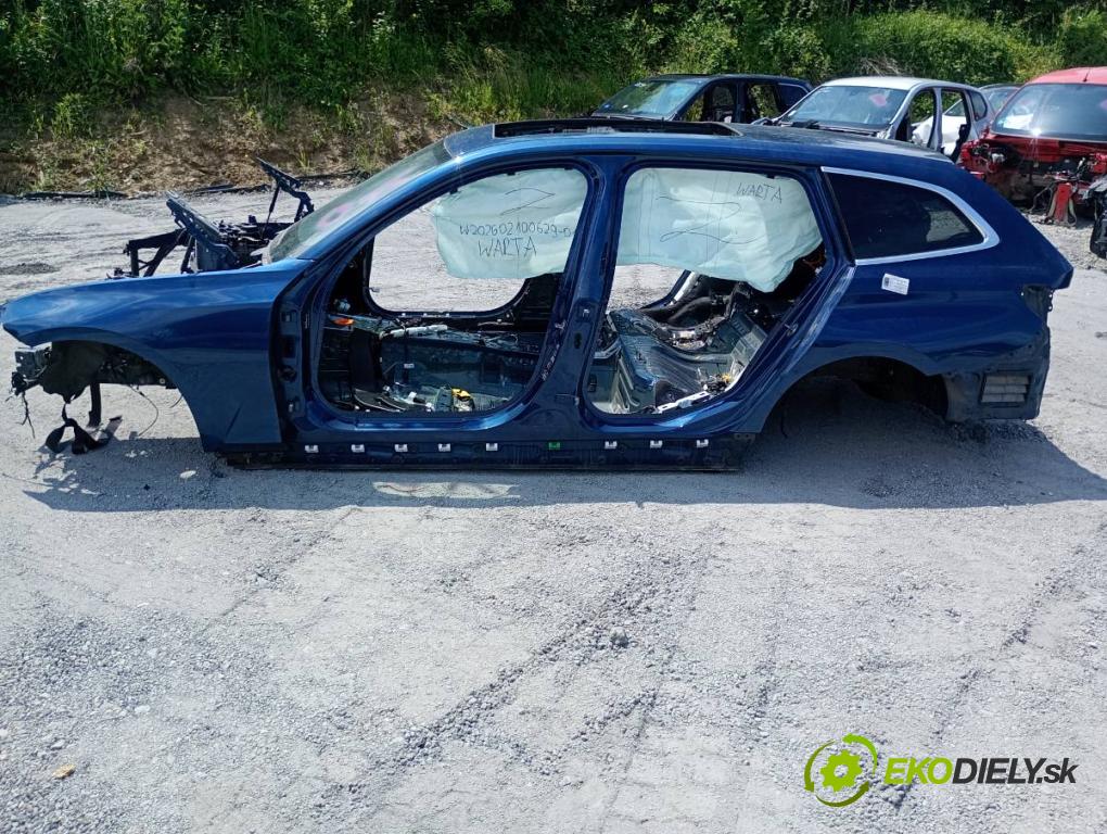 BMW G21 Kombi 2021 140 kW 320 d Mild-Hybrid 1995 karoséria ČTVRŤÁK: Blatník prah strecha PODŁUŻNICA