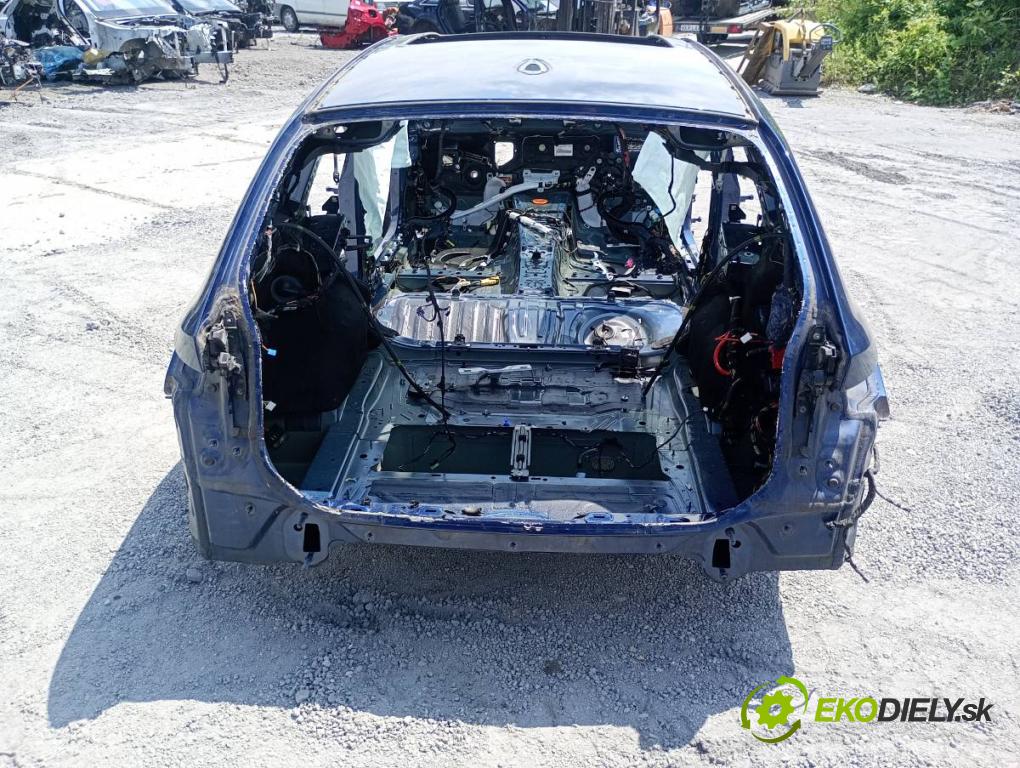 BMW G21 Kombi 2021 140 kW 320 d Mild-Hybrid 1995 karoséria ČTVRŤÁK: Blatník prah strecha PODŁUŻNICA