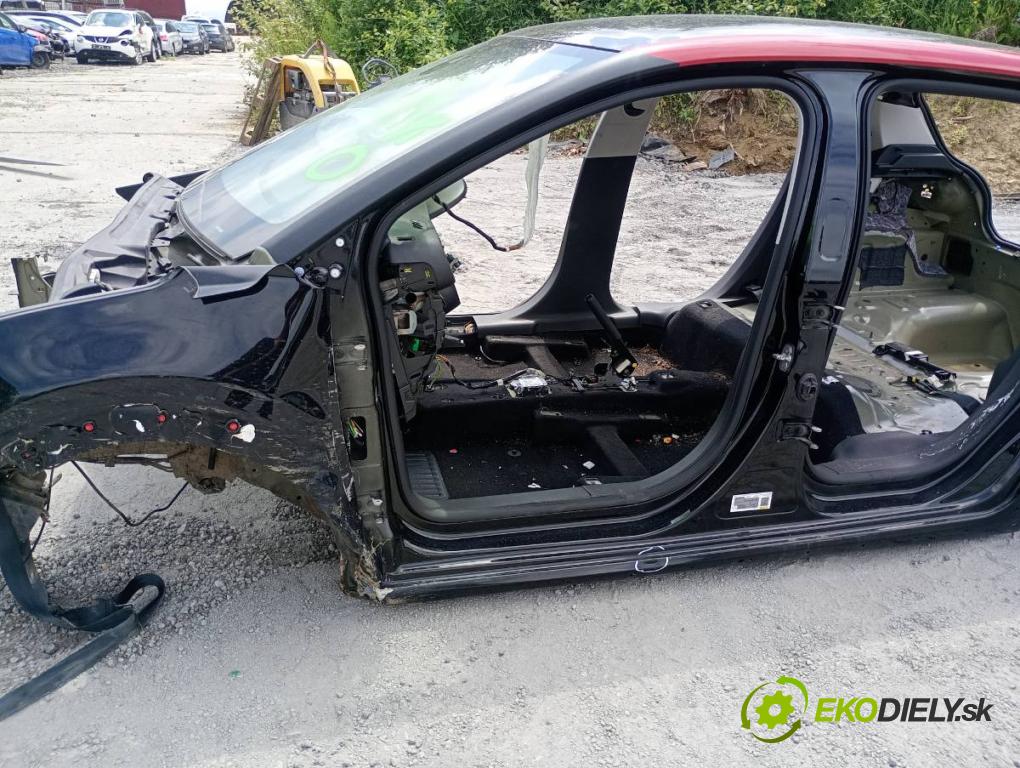 CITROEN C3 III liftback 2018 81 kW 1.2 PURETECH 110 1199 karoséria ČTVRŤÁK: Blatník prah strecha PODŁUŻNICA