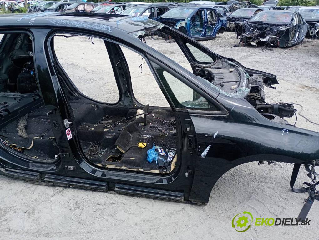 BMW F45 nadwozie wielkoprzestrzenne (MPV) 2016 110 kW 218 d 1995 karoséria ČTVRŤÁK: Blatník prah strecha PODŁUŻNICA
