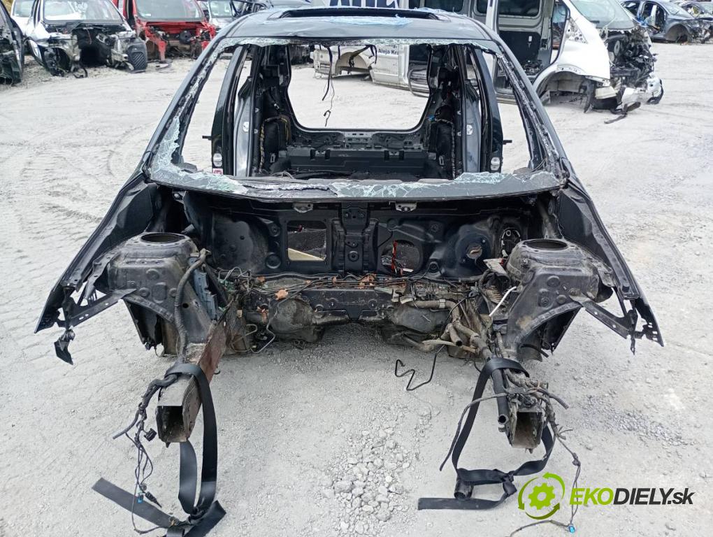 BMW F45 nadwozie wielkoprzestrzenne (MPV) 2016 110 kW 218 d 1995 karoséria ČTVRŤÁK: Blatník prah strecha PODŁUŻNICA