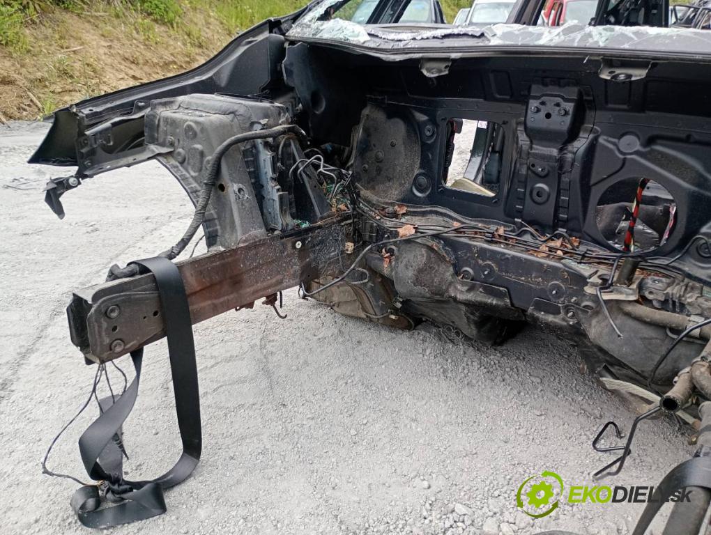 BMW F45 nadwozie wielkoprzestrzenne (MPV) 2016 110 kW 218 d 1995 karoséria ČTVRŤÁK: Blatník prah strecha PODŁUŻNICA
