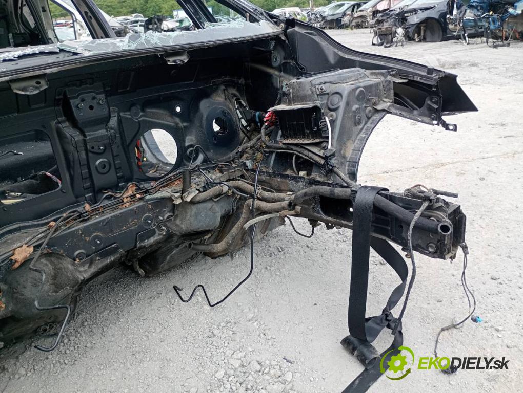 BMW F45 nadwozie wielkoprzestrzenne (MPV) 2016 110 kW 218 d 1995 karoséria ČTVRŤÁK: Blatník prah strecha PODŁUŻNICA
