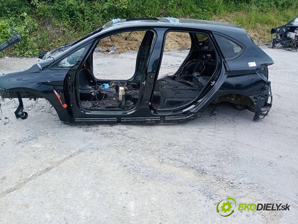 BMW F45 nadwozie wielkoprzestrzenne (MPV) 2016 110 kW 218 d 1995 karoséria ČTVRŤÁK: Blatník prah strecha PODŁUŻNICA