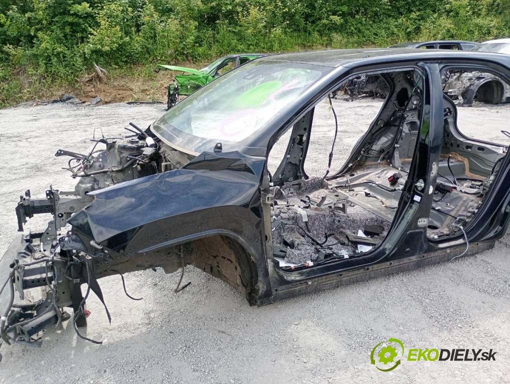 TOYOTA YARIS IV SUV 2022 68 kW 1.5 Hybrid (MXPJ10) 1490 karoséria ČTVRŤÁK: Blatník prah strecha PODŁUŻNICA