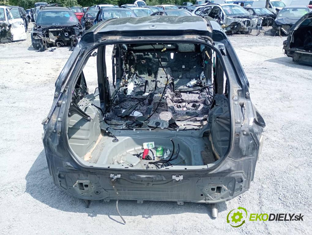 TOYOTA YARIS IV SUV 2022 68 kW 1.5 Hybrid (MXPJ10) 1490 karoséria ČTVRŤÁK: Blatník prah strecha PODŁUŻNICA