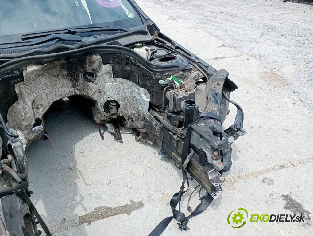 MERCEDES-BENZ S212 Kombi 2010 170 kW E 350 CDI (212.225) 2987 karoséria ČTVRŤÁK: Blatník prah strecha PODŁUŻNICA