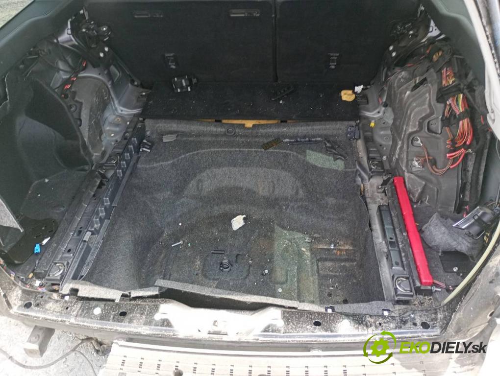 MERCEDES-BENZ S212 Kombi 2010 170 kW E 350 CDI (212.225) 2987 karoséria ČTVRŤÁK: Blatník prah strecha PODŁUŻNICA