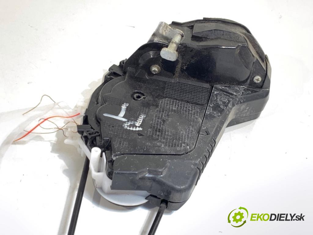 TOYOTA YARIS IV SUV 2022 68 kW 1.5 Hybrid (MXPJ10) 1490 zámok Dvere pravy zad M73-14470