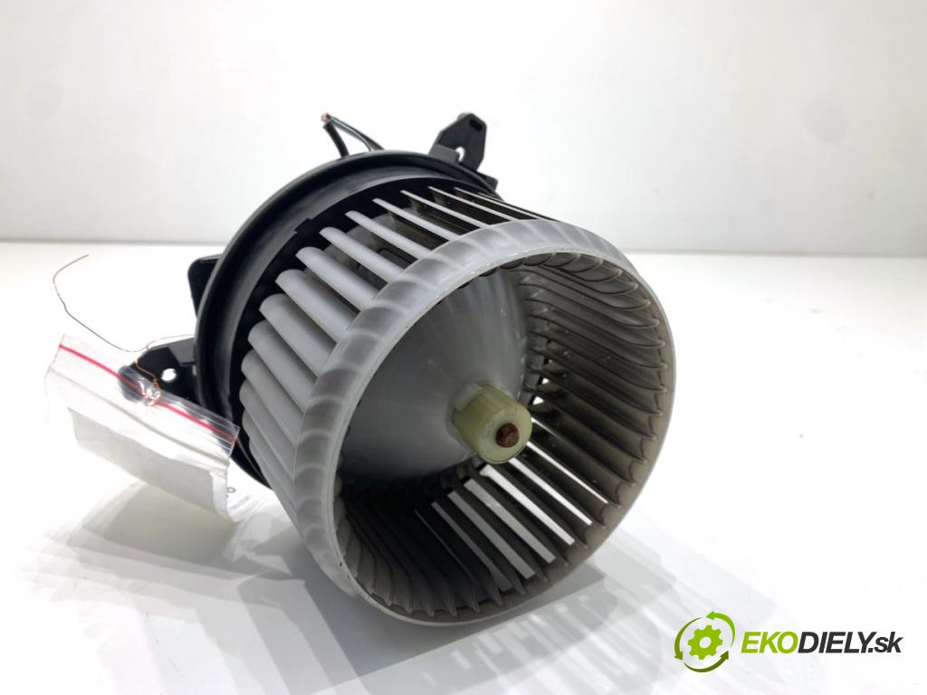 TOYOTA YARIS IV SUV 2022 68 kW 1.5 Hybrid (MXPJ10) 1490 topení 116360-8260
