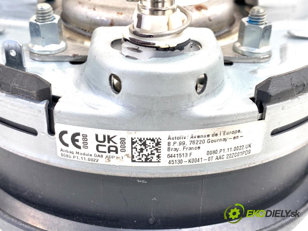 TOYOTA YARIS IV SUV 2022 68 kW 1.5 Hybrid (MXPJ10) 1490 AirBag volantu 45130-K0041 (Airbag)