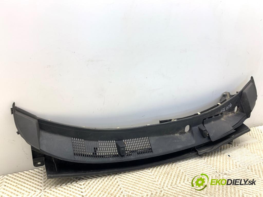 TOYOTA YARIS IV SUV 2022 68 kW 1.5 Hybrid (MXPJ10) 1490 Torpédo, plast pod čelné okno 55708-0D520 (Torpédo (plast pod čelným sklom))