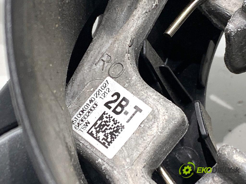 TOYOTA YARIS IV SUV 2022 68 kW 1.5 Hybrid (MXPJ10) 1490 volant  (Volant)