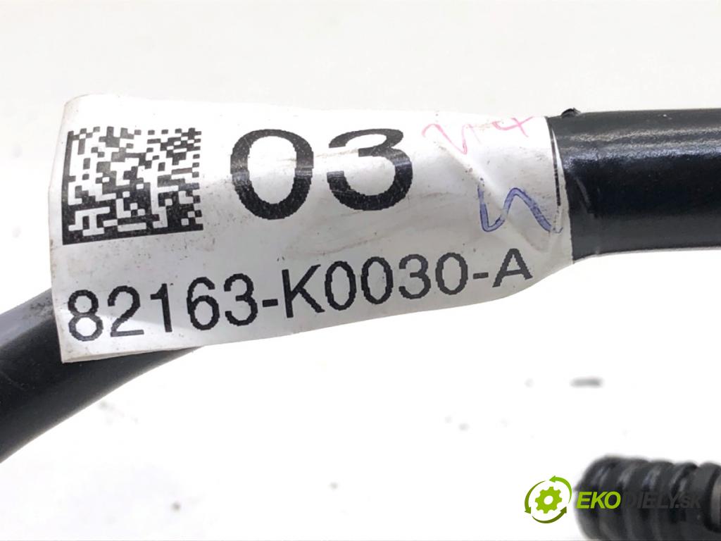 TOYOTA YARIS IV SUV 2022 68 kW 1.5 Hybrid (MXPJ10) 1490 svorka MINUS: 28850-K0020