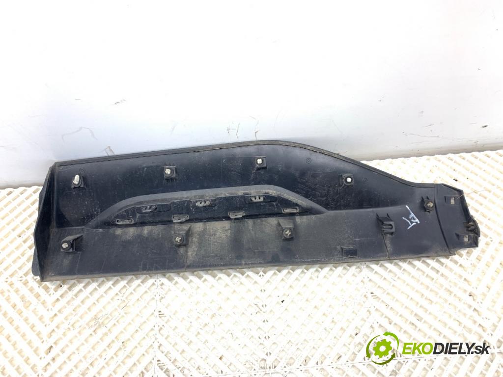 TOYOTA YARIS IV SUV 2022 68 kW 1.5 Hybrid (MXPJ10) 1490 Lišta Dvere pravy zad 75077-0D020