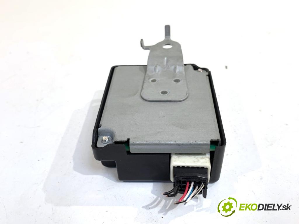 TOYOTA YARIS IV SUV 2022 68 kW 1.5 Hybrid (MXPJ10) 1490 Modul Dvere 897A0-0D010