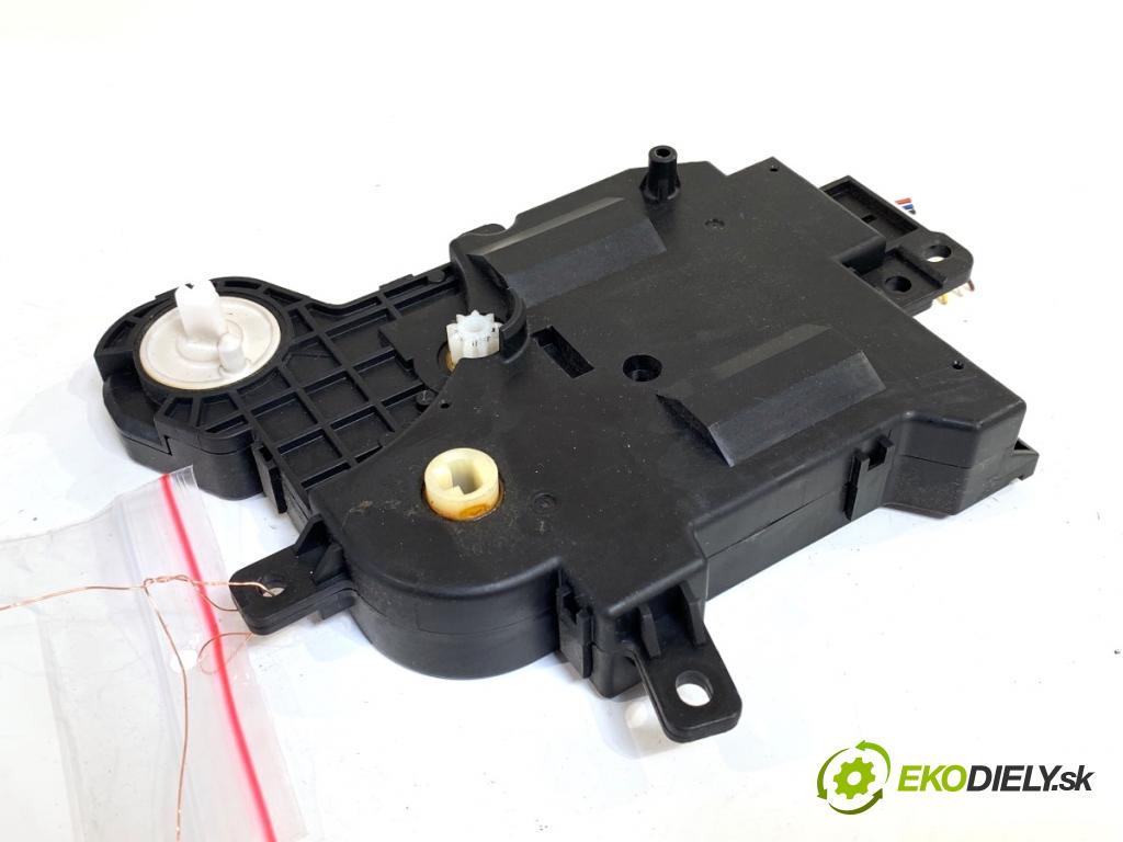 TOYOTA YARIS IV SUV 2022 68 kW 1.5 Hybrid (MXPJ10) 1490 Motor kúrenia 063800-9100